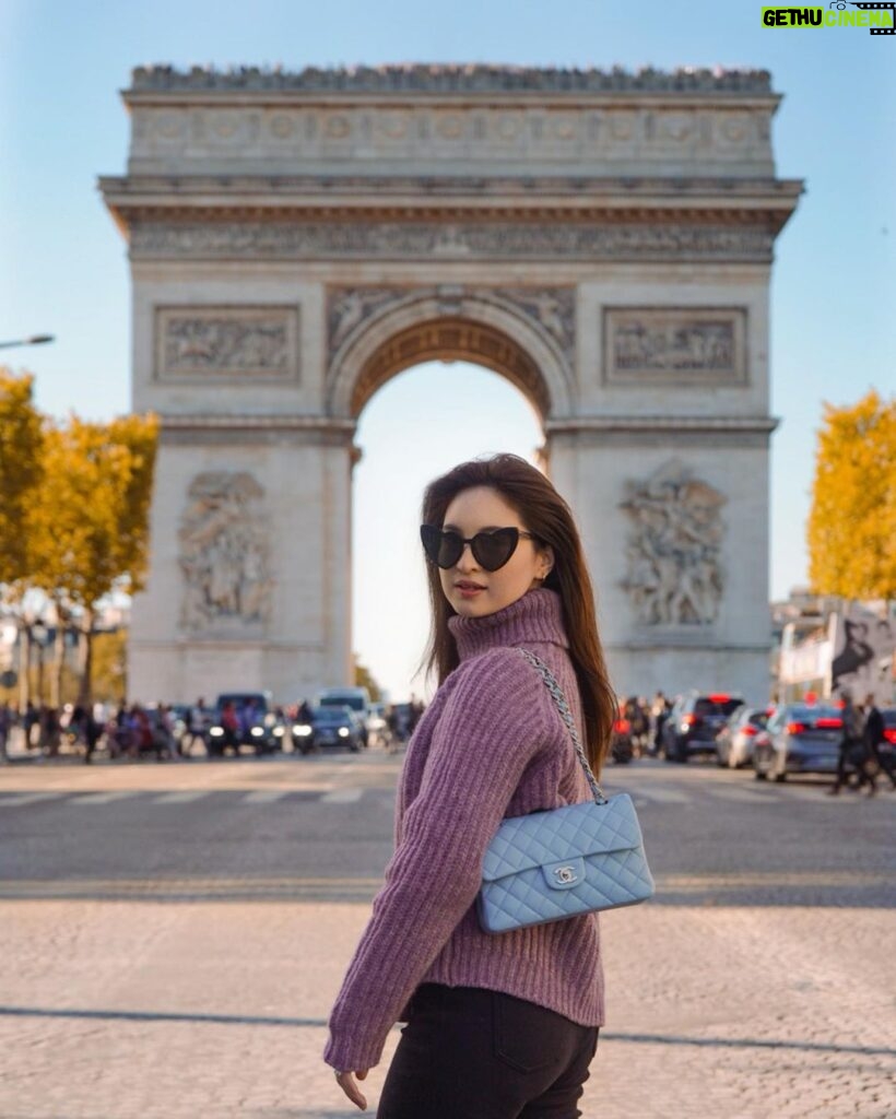 Coleen Garcia-Crawford Instagram - Sweater weather 🖤 Arc De Triomphe, Paris, France