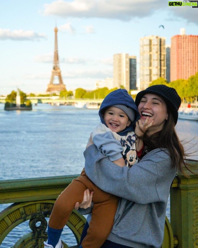 Coleen Garcia-Crawford Instagram - A happy day with this happy bubba! 🌞 París, France