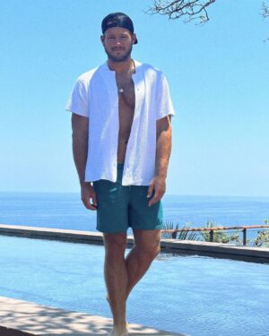 Colton Underwood Instagram - a honeymoon drop 🎞️🤍