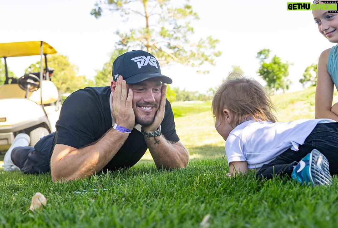 Colton Underwood Instagram - a series of me meeting a baby ♥️👶🏼