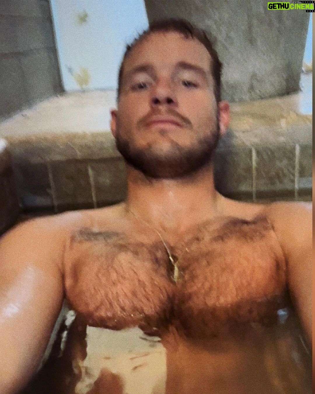 Colton Underwood Instagram - a fun few weeks πΆπ΄πβ₯οΈπΆπΌββοΈπ