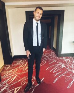 Colton Underwood Instagram - i have good news. the next wedding we attend will be our own. 🫶🏼