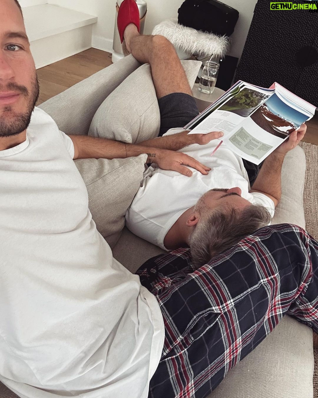 Colton Underwood Instagram - a joy filled 2022. happy new years and cheers to a great 2023!