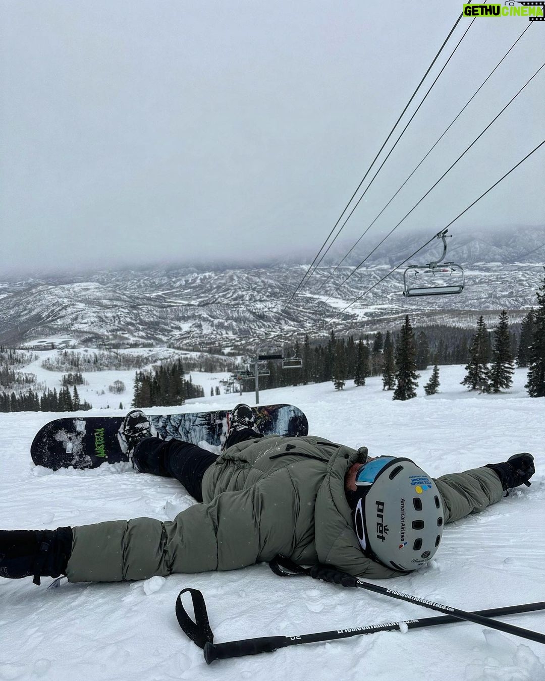 Colton Underwood Instagram - check out these memories i made ☑️🐇🤍 Aspen Snowmass