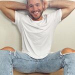Colton Underwood Instagram - plain white tee and ripped jeans >>>