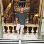 Colton Underwood Instagram - London pies, some friends & a few late nights 🥧🇬🇧♥️ Rosewood London