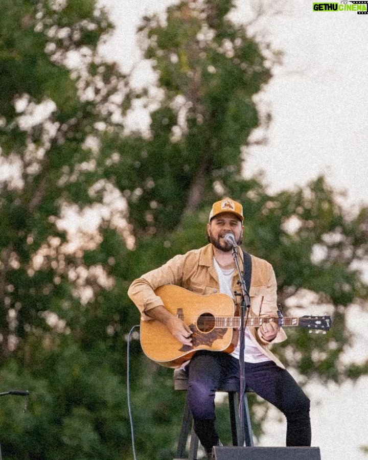 Colton Underwood Instagram - some of my favorite photos from this week 🧡