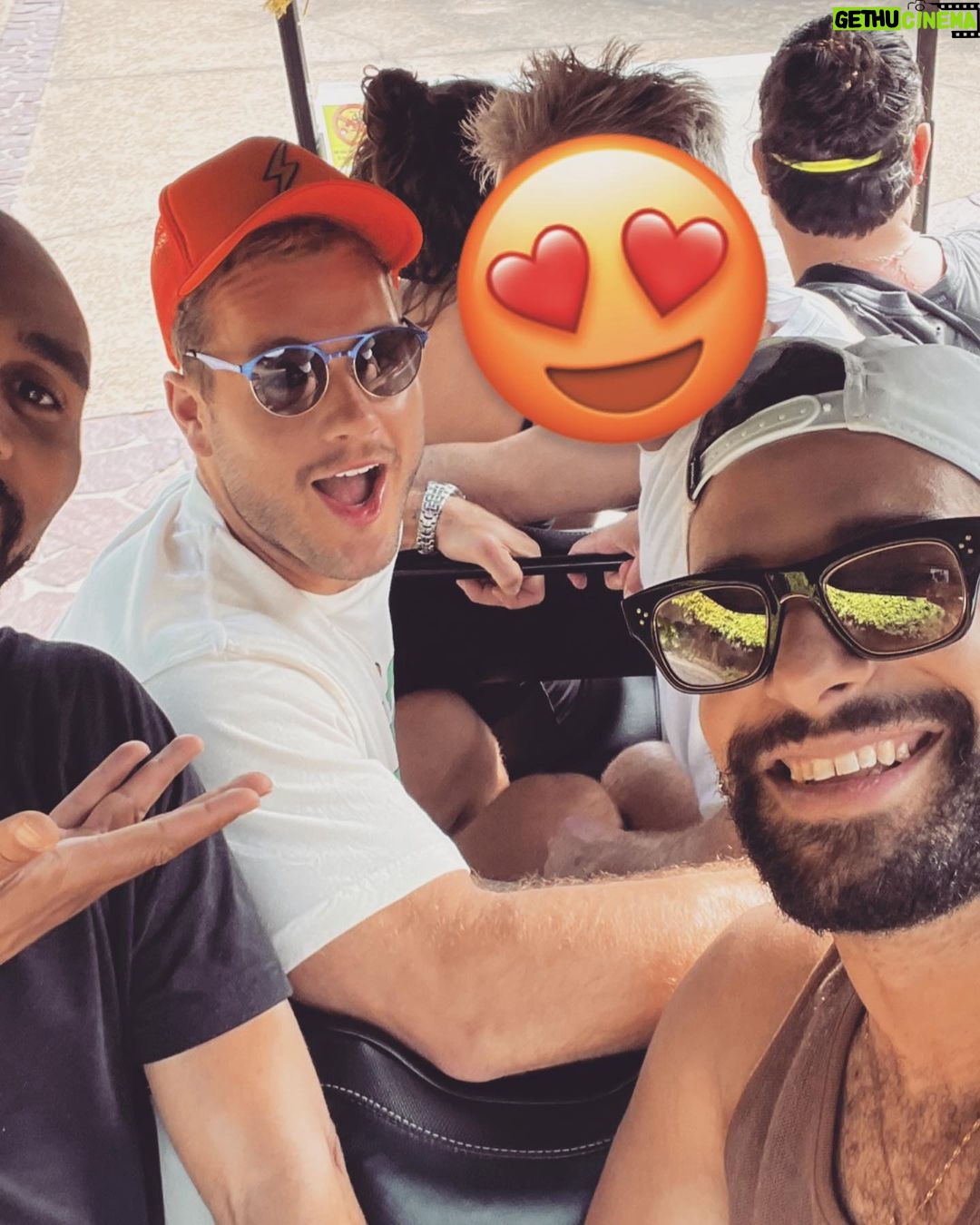 Colton Underwood - 80.1K Likes - a day in paradise. my soulcation ♥️ @fspuntamita