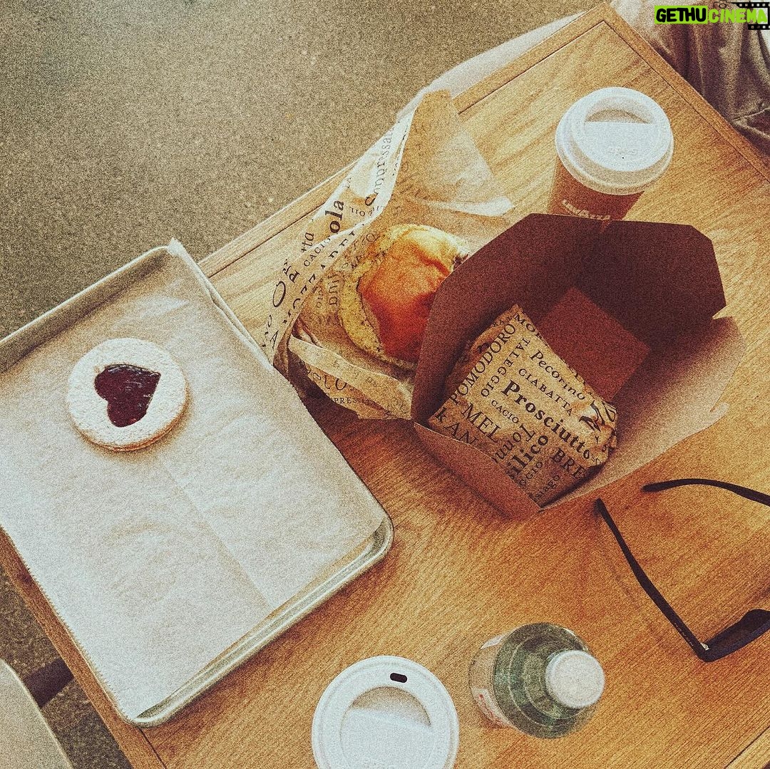 Colton Underwood Instagram - pics or it didn’t happen