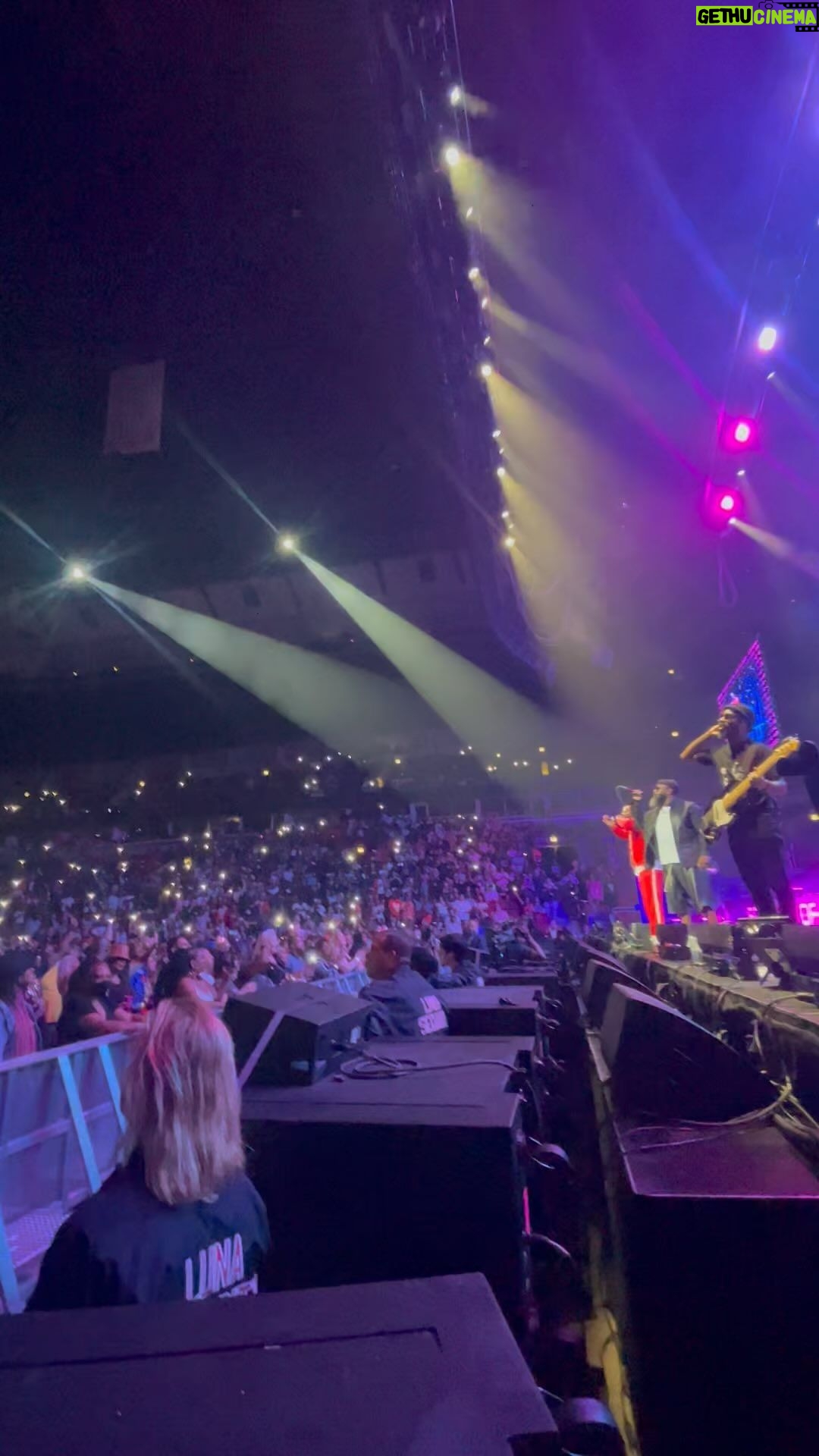 Common - 12.3K Likes - To be home, in the @unitedcenter , celebrating Hip Hop 50, being able to perform with @theroots @questlove @blackthought @djjazzyjeff @llcoolj @thegodrakim @therealdougefresh @btnhlive @therulernyc and @ztrip This was a special to me! Don’t miss the FORCE tour when it come to your city.