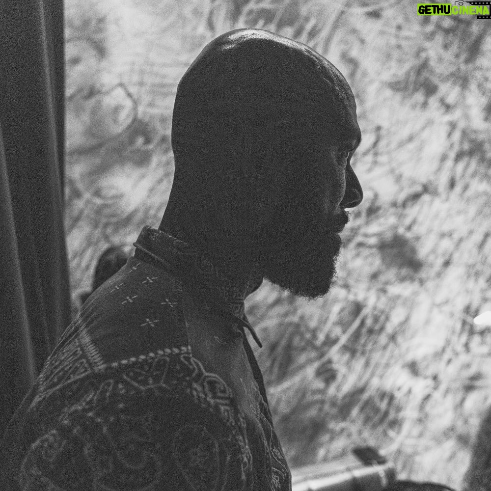 Common - 16.6K Likes - Went to see @robertglasper, @yasiinbey, @bilalmusic. The show and the music was the true definition of why music is so divine. I was tired, not feeling too well and it just lifted my energy and spirits. The musicianship was out of this world amazing, thanks to @dhodgeworld, @sharkey335, @chrisdaddydave, @keyonharrold and the true genius of Robert Glasper. Bilal, you are one of the greatest vocalists ever. Yasiin, your talent and gifts are an inspiration. @amirsulaiman, you’re as powerful as they come! Then to top it off the great @realghostfacekillah showed up. People who have influenced my art and life. Thank you for an incredible night!
S/O @ridzdesign for the dope pictures.