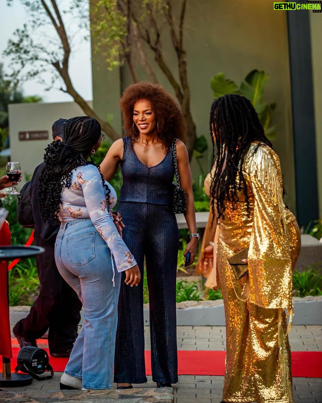Connie Ferguson - 138.1K Likes - Stepped out with my pumpkin @sediimatsunyane to the premiere of @netflixsa #griseldaza and all I can say is what a wow!🤩 I can’t wait for the whole series to be loaded on the 25th! @sofiavergara ate and left no crumbs! My binge date!🤞🏾🤞🏾🤞🏾❤️
#griselda
#netflix