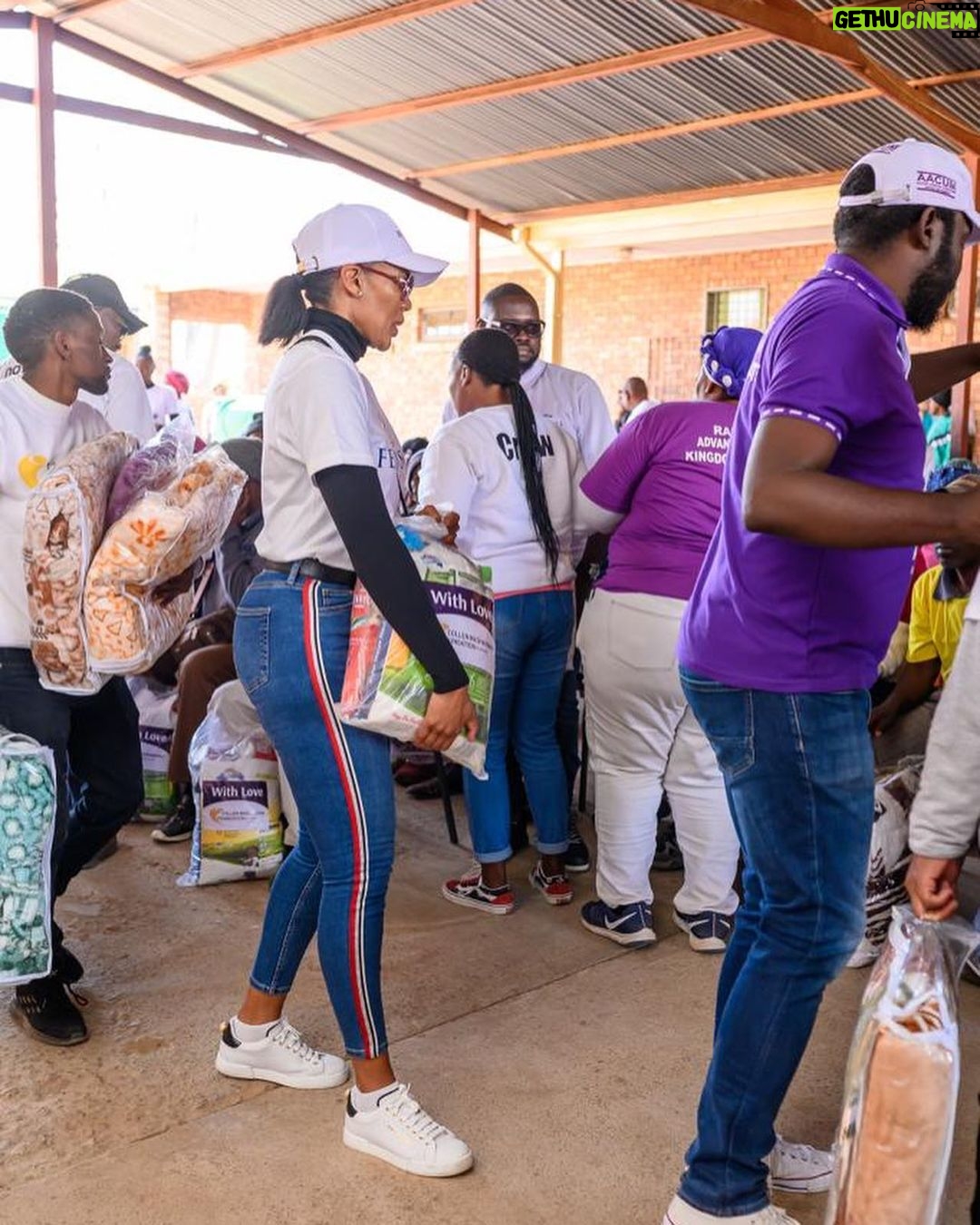 Connie Ferguson Instagram - We serve God by serving others. ๐๐พ Yesterday was a day well spent with the community of Hamanskraal at Adam Masebe Secondary School. We celebrated Nelson Mandela Day with the Collen Mashawana Foundation and the People Matter Foundation, where a borehole, food packs, blankets, books etc. were donated in honor of Madiba. We were honored to partake in such a meaningful event.๐๐พ โNever doubt that a small group of thoughtful, committed citizens can change the world; indeed, itโs the only thing that ever has.โ - unknown Mabogo dinku a thebana.โค๏ธ #nelsonmandeladay2023 #fergusonfoundation #peoplematterfoundation #collenmashawanafoundation