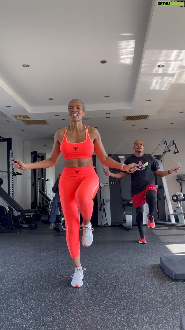 Connie Ferguson - 131K Likes - Happy #fitfriday💪🏾❤️
Hayi today was not make sure!😂😂😂
We haven’t skipped in a minute so getting through this routine after 2000 skips was a huge achievement!😬 Never mind the last two skips at the end!😂 @axoli_m you’re keeping up nicely nana. Proud of you!😬👊🏾💪🏾❤️
#iconniecfit
#mindbodyspirithealth❤️