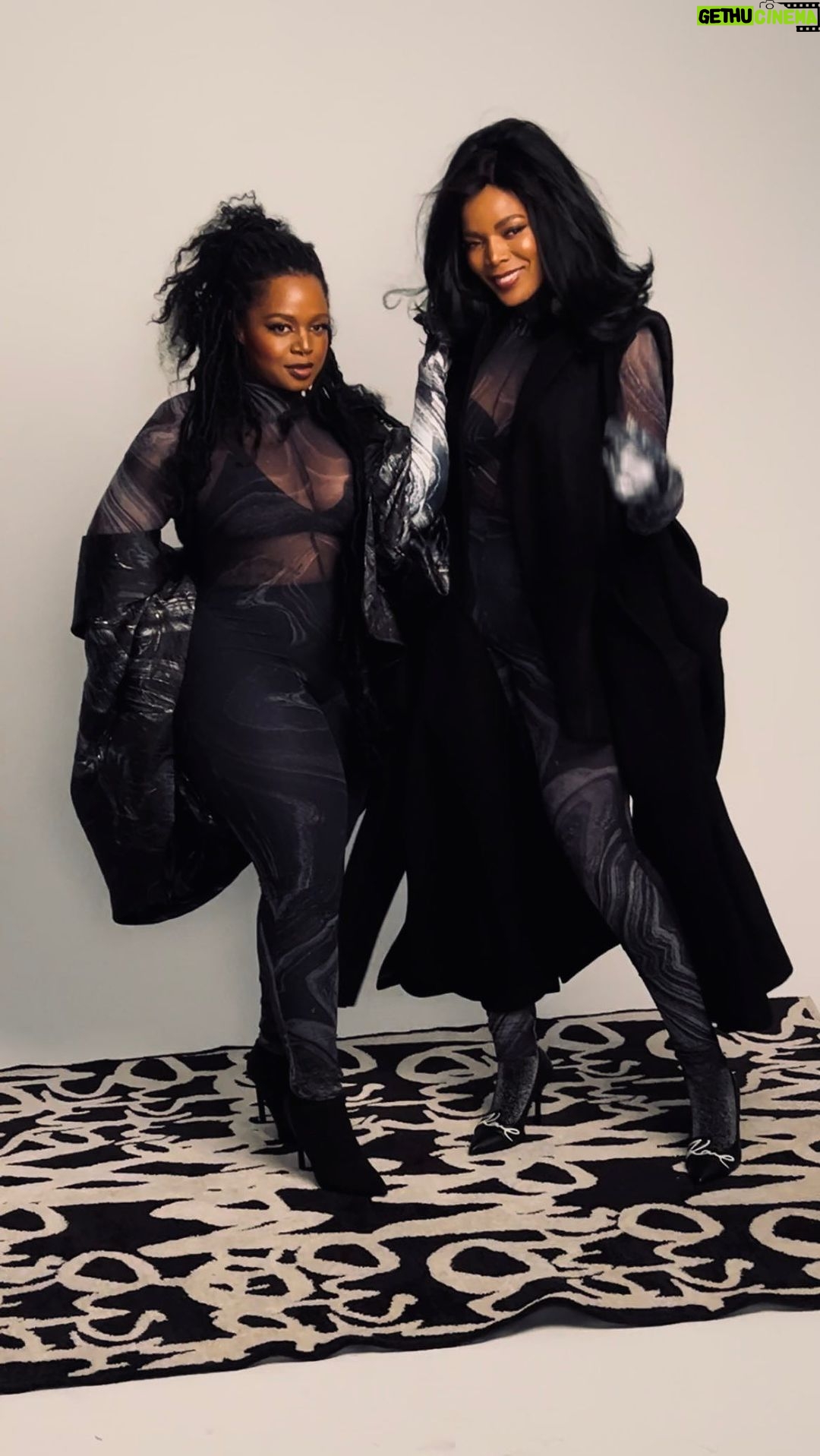 Connie Ferguson Instagram - BTS of our shoot for @sowetan.s.mag ππ₯ PS: Can you tell which look was my favorite? π SMag: @sowetan.s.mag Editor-in-chief: @emmanueltjiya Photographer: @stevetanchel Stylist and production:@felipe_brastylez Fashion director: @bettybecker Makeup: @madame_picasso Hair:@saadique Creative director: @anna.lineveldt Layout designer: @man_designs and @sim_mbana Writer: @lesleymofokeng Content producer: @nnombusokumalo and @masegoseemela_ Look 1: @palesamokubung Look 2: @davidtlale Glow Hire