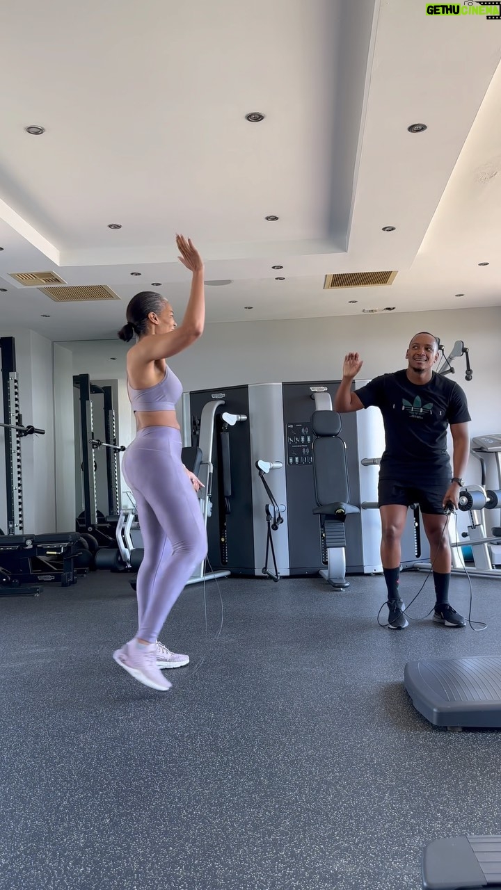 Connie Ferguson Instagram - Happy #skippingsaturday folks!😬 Today I thought we would work on strengthening our ankles and calves to build the endurance to tackle all our favorite skipping moves. Still kept it fun with rhythm though coz that’s how we do!😉😬 Also a bit of mathematics to keep the brain active neh!😜 Single leg hops for 10 each side, then 8, 6, 4, 2, 1 Then work your way back up starting with 1! Let me know how you did!😇💪🏾❤️ #iconniecfit #fitisthenewcool #strongisthenewsexy #mindbodyspirithealth❤️