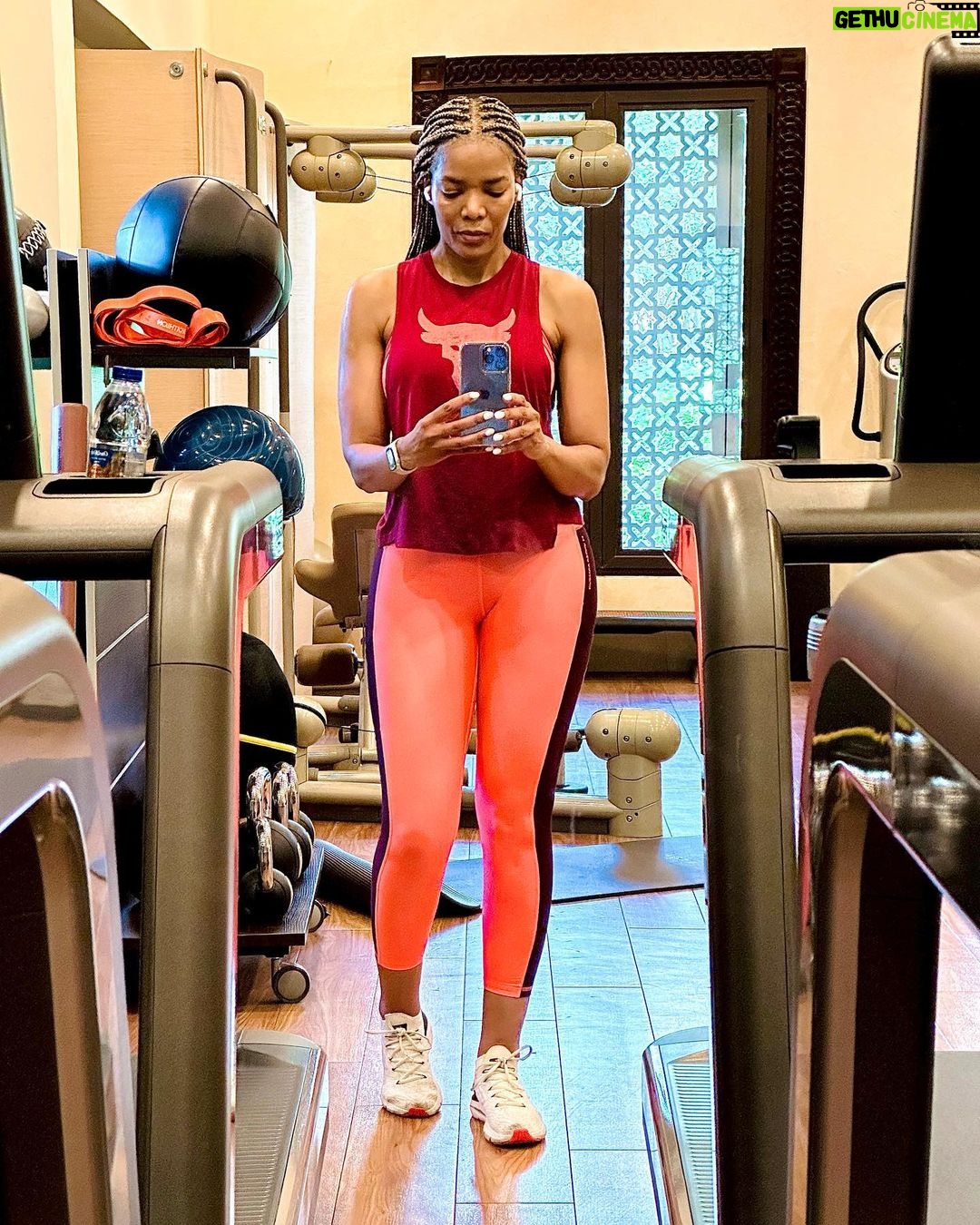 Connie Ferguson Instagram - When you remain consistent in everything you do, there is never a need for New Year’s resolutions! May you continue to kick ass in 2023!👊🏾💪🏾❤️ #iconniecfit #fitisthenewcool #strongisthenewsexy #mindbodyspirithealth❤️