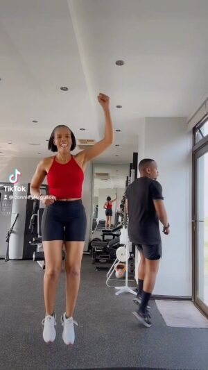 Connie Ferguson Instagram - Today is going to be a good day!😍

Happy #winnersday y’all!😬🫶🏽🫶🏽🫶🏽

#cuffitchallenge 💃🏽💃🏽💃🏽❤️
