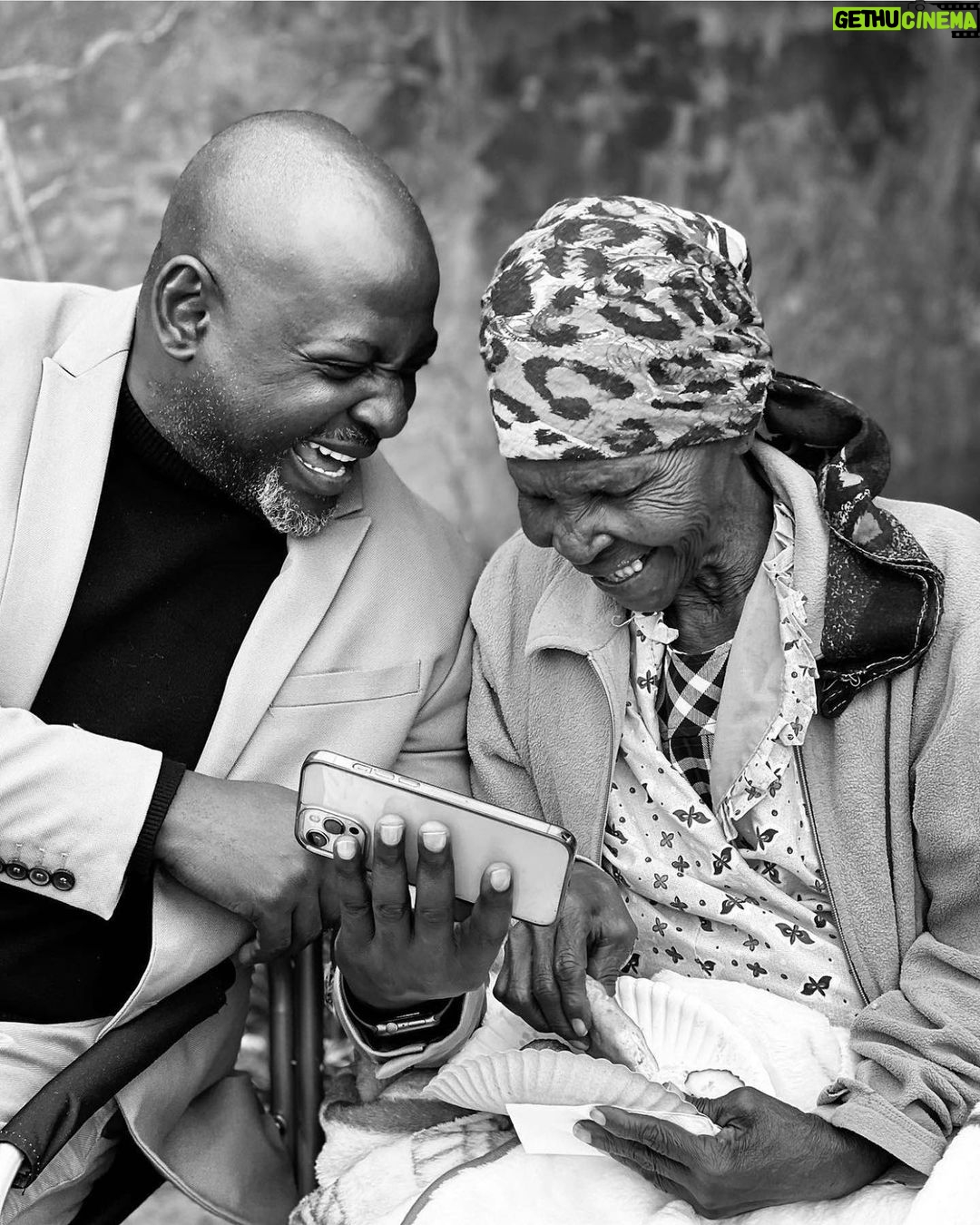 Connie Ferguson Instagram - βMaking one person smile can change the world, maybe not the whole world, but their world.β A picture speaks a thousand words, and this one is so heartwarming I just had to post it! A very happy birthday to you Mr. Mash!ππππ₯³ May God bless you and give you the strength and the stamina to continue inspiring hope in the hopeless. We see you Buddy @collenmashawana ππΎ. Have an awesome one!ππΎβ€οΈ