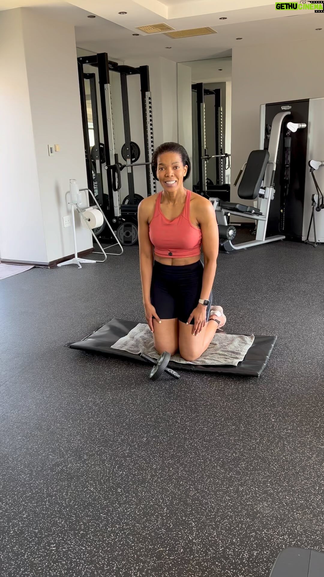 Connie Ferguson - 113.3K Likes - I haven’t don’t the ab-roller in a while! Tomorrow I won’t be able to laugh or sneeze!🤣🙆🏽♀️😫 Cry with me!😭😭😭🤣💪🏾❤️
#iconniecfit
#mindbodyspirithealth❤️
🎥 @ali.ferguson_