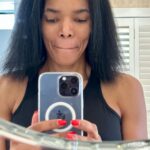 Connie Ferguson Instagram - New hair who dis!😬😬😬 Thank you @toyosihairpro . Love it!👌🏾👌🏾👌🏾❤️ Hello V!😉❤️💣