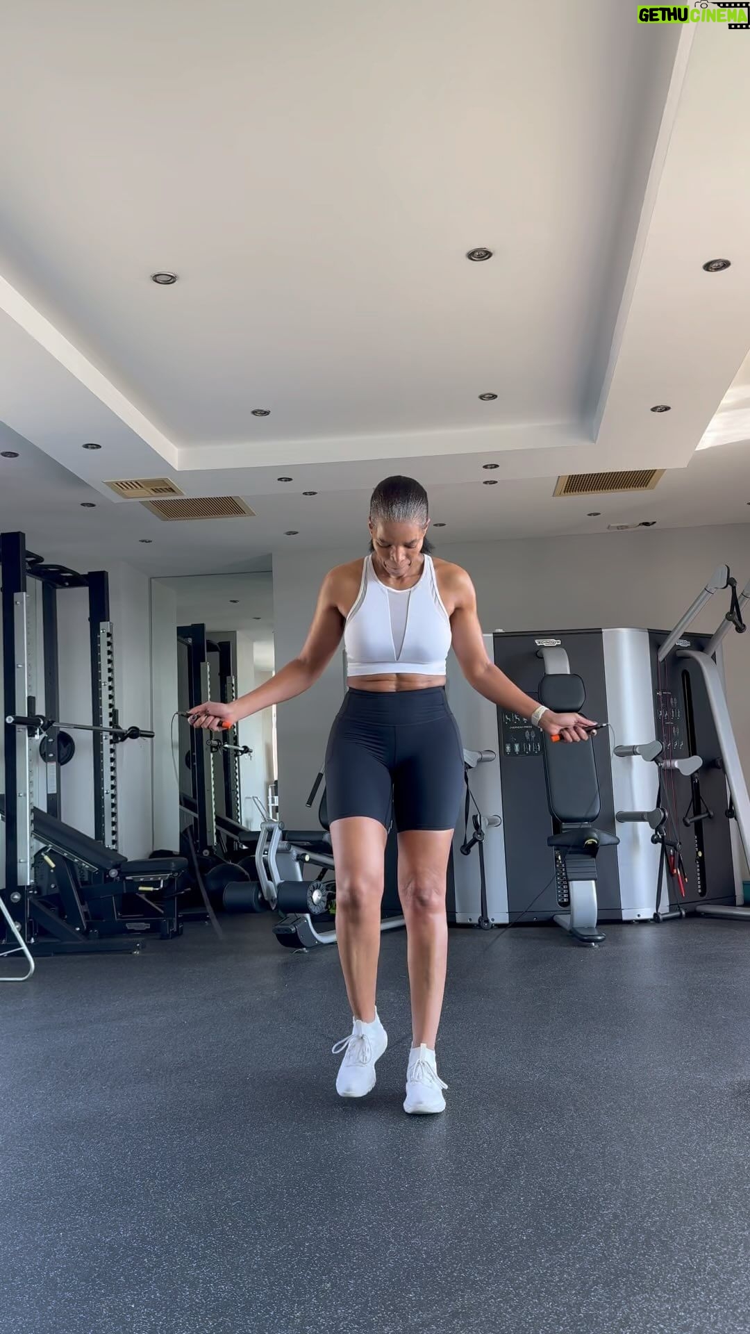 Connie Ferguson Instagram - Back at it!😬 Haven’t been able to double under without pain in a minute! PROGRESS!🙌🏾 Slowly working my way up again. Will get there. Have a #soulfulskippingsunday fam.😇💪🏾❤️ #iconniecfit #fitisthenewcool #strongisthenewsexy #spiritmindbodyhealth❤️