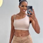 Connie Ferguson Instagram - #flashbackfriday #bts #mirrorselfie #guessthecover 📸💫❤️