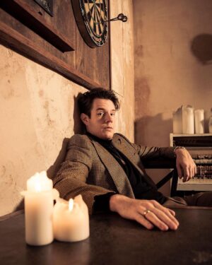 Connor Swindells Instagram - @connor_swindells made his name in Sex Education – and now he's taking on the SAS. One of the industry's good guys talks to @squaremile_com about fame, masculinity and his drive to do his late mother proud. Read the full interview on Square Mile's site.
.
Photographer: @lee_malone_photography
Styling: @markanthonystylist
Styling Assistant: @cassiacadan
Grooming: @nadiaaltinbas using @sammcknighthair and @jonesroadbeauty
Location: @thewhitehorsemayfair
Interview by: @mollycodyre