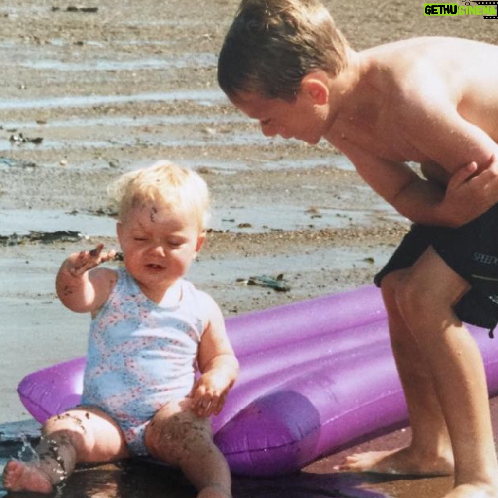 Conor Maynard Instagram - Happy Birthday to the most wonderful younger sister an older brother could ask for. It’s been amazing watching you grow from my baby sister into the beautiful, smart young woman you’ve become. You’re insanely talented and I know it’s getting pretty close to the moment you steal my whole career so please take me with you when you’re a huge star. Love you lots ❤️ @annamaynard99