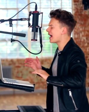 Conor Maynard Instagram - Mood rn ... sometimes it’s Drake or nothing. But which is better? You decide 👇