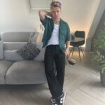 Conor Maynard Instagram – What song do you want to see me perform on tour? 👀