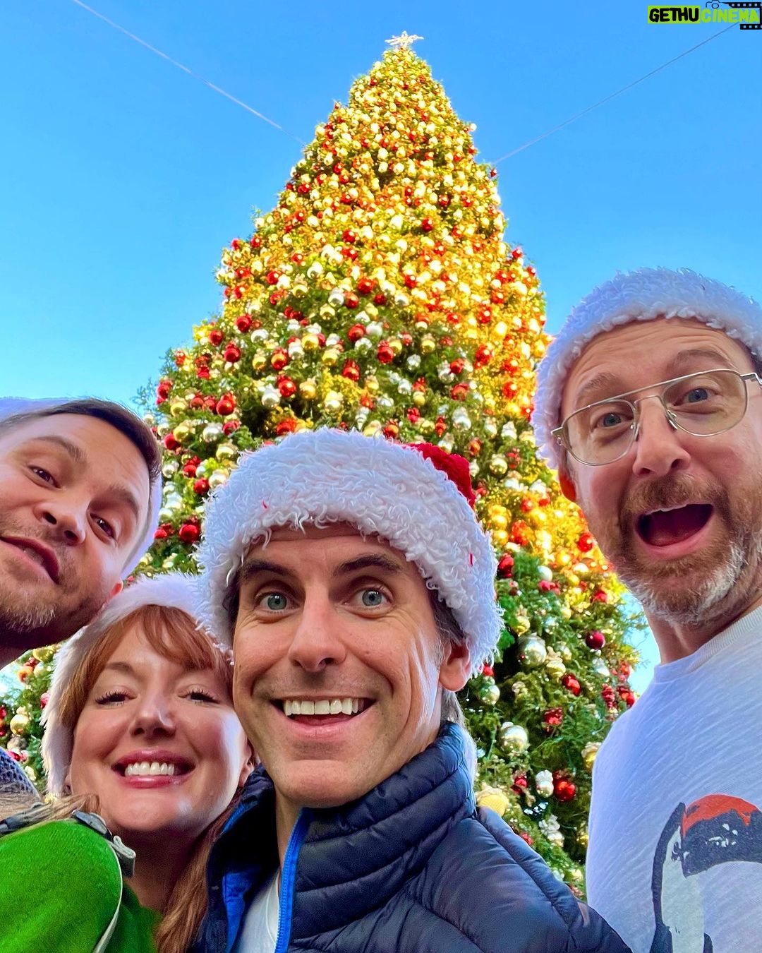 Cooper Barnes Instagram - Keep off the grass. 🎄 #Friendmas The Grove