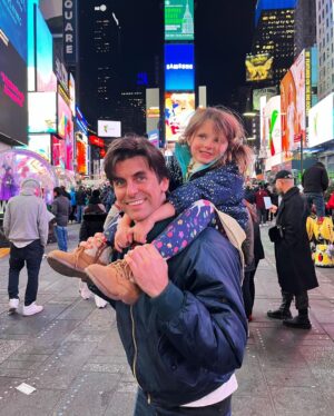 Cooper Barnes Instagram - The Barnes family ❤️ NYC.