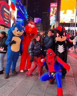 Cooper Barnes Instagram - The Barnes family ❤️ NYC.