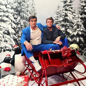 Cooper Barnes Instagram - Feliz Navidudes. 🛷