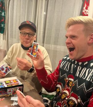 Cooper Barnes Instagram - MERRY NERDMAS! 🎄💥 Much love to these unapologetic dorks and their friendship, that I so cherish. Thank you @mrsjuliadennis for such a lovely evening. GEPPPPiiiiii!!! ##comicsbrothers @mikecaron_la @tommy.walker