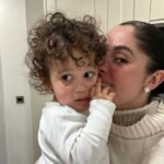 Coralie Porrovecchio Instagram - 730 jours sont passés… Aujourd’hui tu as deux ans, deux ans que ton petit cœur nous remplit d’amour et de joie . Que tes pleurs se transforment en cris de joie mais que ton sourire ne change pas . Je ne laisserai jamais personne te faire du mal et je te donnerai le monde car tu le mérites . Continue à être ce merveilleux petit être et tu accompliras tout ce dont tu rêves avec maman et papa à tes côtés . Je t’aime mon étoile et sache que je ne te lâcherais jamais la main 🤍 Joyeux anniversaire Kingsley