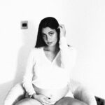Coralie Porrovecchio Instagram - Baby bump 🤍 j’ai hâte que tu arrives dans la famille