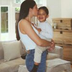 Coralie Porrovecchio Instagram - JOYEUX ANNIVERSAIRE À MON PREMIER AMOUR Quand j’ai entendu ton cœur battre et quand mes yeux se sont posés sur toi pour la première fois je n’aurais jamais pensé pouvoir voir un ange aussi beau . Des l’instant où tu es arrivé, j’ai ressenti quelque chose de nouveau à l’intérieur et j’ai développé un amour inconditionnel . Je te promet de te donner tout ce que j’ai et qu’il n’y aura pas un rêve dans ce monde que tu ne pourras accomplir . Tient la main de maman et ne la laisse jamais partir . Je t’aime plus loin que les étoiles mon fils 🤍