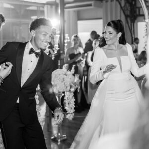 Coralie Porrovecchio Instagram - J’arrive pas à arrêter de poster des photos du mariage … vous m’en acceptez encore combien ? 1,3,4,6,10? ☺️🤍
@alibakhtiardesigns