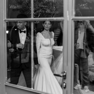 Coralie Porrovecchio Instagram - J’arrive pas à arrêter de poster des photos du mariage … vous m’en acceptez encore combien ? 1,3,4,6,10? ☺️🤍
@alibakhtiardesigns