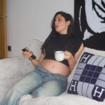 Coralie Porrovecchio Instagram – Baby bump 💙💖
j’ai hâte que tu arrives dans la famille