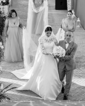 Coralie Porrovecchio Instagram - Merci à tous d’avoir sublimé notre soirée hier ! Vous avez fais de notre mariage une soirée mémorable. 
Merci aussi pour tous vos messages 🤍 
Merci à @alibakhtiardesigns d’avoir organisé cette soirée de rêve pour nous et nos invités. 
Et surtout merci à mon mari d’être le plus bel être sur cette terre ❤️
