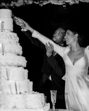 Coralie Porrovecchio Instagram - Merci à tous d’avoir sublimé notre soirée hier ! Vous avez fais de notre mariage une soirée mémorable. 
Merci aussi pour tous vos messages 🤍 
Merci à @alibakhtiardesigns d’avoir organisé cette soirée de rêve pour nous et nos invités. 
Et surtout merci à mon mari d’être le plus bel être sur cette terre ❤️