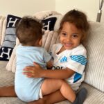 Coralie Porrovecchio Instagram - JOYEUX ANNIVERSAIRE À MON PREMIER AMOUR Quand j’ai entendu ton cœur battre et quand mes yeux se sont posés sur toi pour la première fois je n’aurais jamais pensé pouvoir voir un ange aussi beau . Des l’instant où tu es arrivé, j’ai ressenti quelque chose de nouveau à l’intérieur et j’ai développé un amour inconditionnel . Je te promet de te donner tout ce que j’ai et qu’il n’y aura pas un rêve dans ce monde que tu ne pourras accomplir . Tient la main de maman et ne la laisse jamais partir . Je t’aime plus loin que les étoiles mon fils 🤍