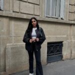 Coralie Porrovecchio Instagram - Vous êtes beaucoup à m’avoir demandé la référence de mon bomber oversize ! Je l’ai shoppé sur @hm On aime ou pas ? 🤍😎