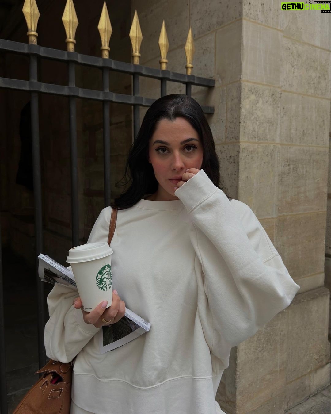 Coralie Porrovecchio Instagram - Quand tu fais la star mais que ton naturel te rattrape