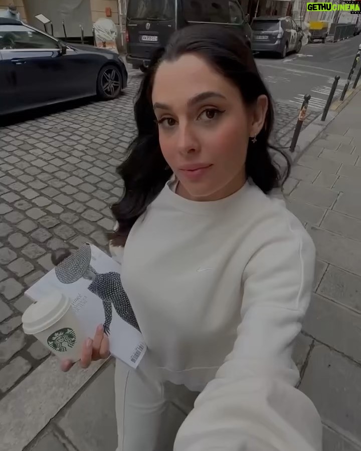 Coralie Porrovecchio Instagram - Quand tu fais la star mais que ton naturel te rattrape