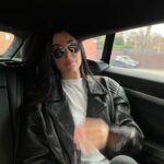 Coralie Porrovecchio Instagram - Quand j’essaie de me prendre pour une star mais que j’ai Leeroy qui me rappelle que je suis une maman et que je dois m’occuper de lui 😂