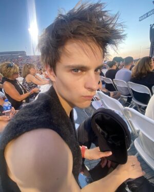Corey Fogelmanis Instagram - I just want everyone to be happy and okay